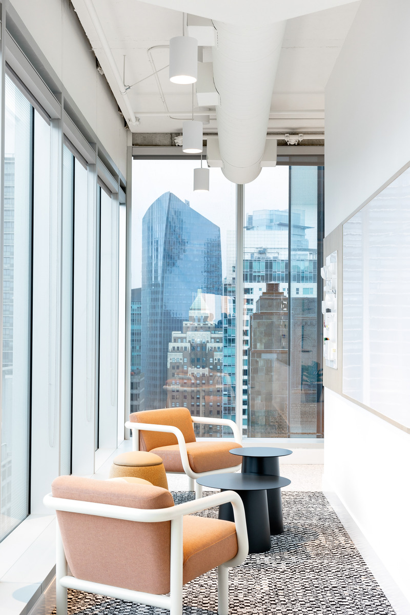 Press kit | 5571-04 - Press release | Sage HQ - Edit Studios Inc. - Commercial Interior Design - Collaboration and white boarding - Photo credit: Brett Hitchins