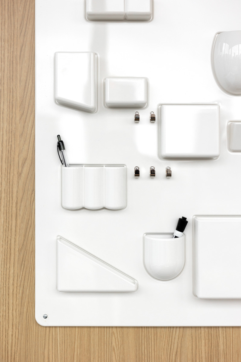 Press kit | 5571-04 - Press release | Sage HQ - Edit Studios Inc. - Commercial Interior Design - Custom White Boards - Photo credit: Brett Hitchins