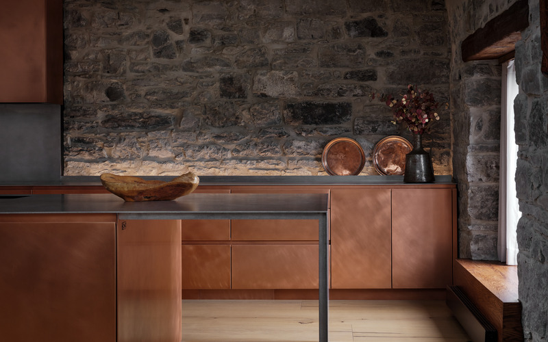 Dossier de presse | 880-23 - Communiqué de presse | Suite 305 — Une fusion de modernité et de patrimoine - MU Architecture - Design d’intérieur résidentiel - Cuisine - Crédit photo : Ulysse Lemerise Bouchard