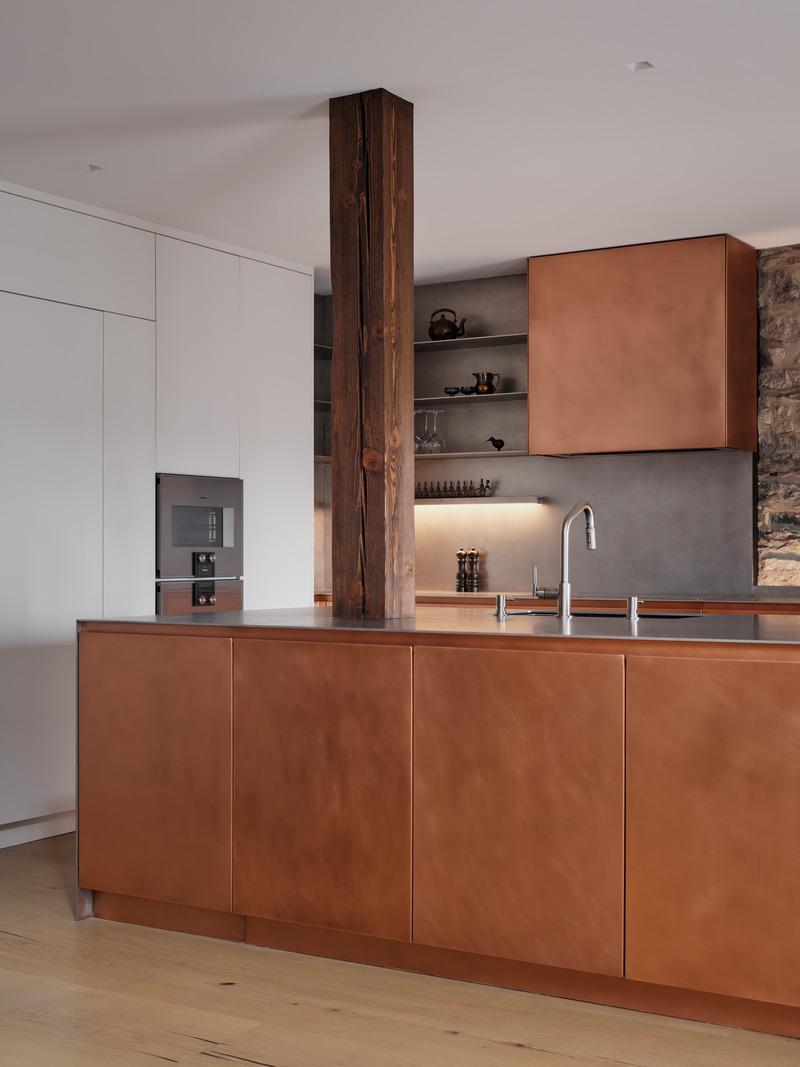 Dossier de presse | 880-23 - Communiqué de presse | Suite 305 — Une fusion de modernité et de patrimoine - MU Architecture - Design d’intérieur résidentiel - Cuisine - Crédit photo : Ulysse Lemerise Bouchard
