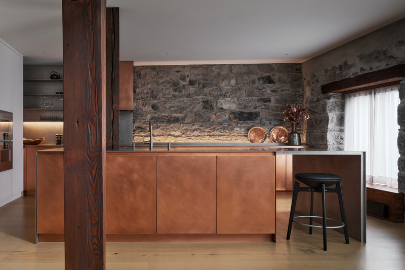 Dossier de presse | 880-23 - Communiqué de presse | Suite 305 — Une fusion de modernité et de patrimoine - MU Architecture - Design d’intérieur résidentiel - Cuisine - Crédit photo : Ulysse Lemerise Bouchard