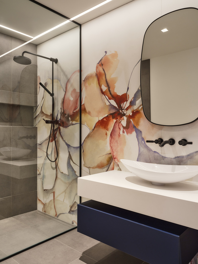 Dossier de presse | 880-23 - Communiqué de presse | Suite 305 — Une fusion de modernité et de patrimoine - MU Architecture - Design d’intérieur résidentiel - Salle de bain des invités-1 - Crédit photo : Ulysse Lemerise Bouchard