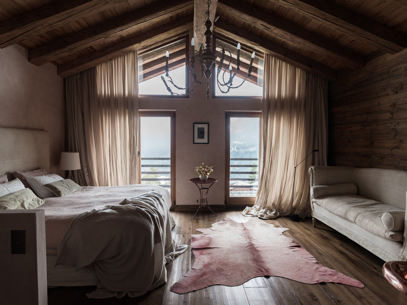 Press kit | 1144-05 - Press release | Rediscovering Luxury Through Circular Design in Verbier - Marianne Tiegen Interiors - Residential Interior Design - Photo credit: J. Wilson