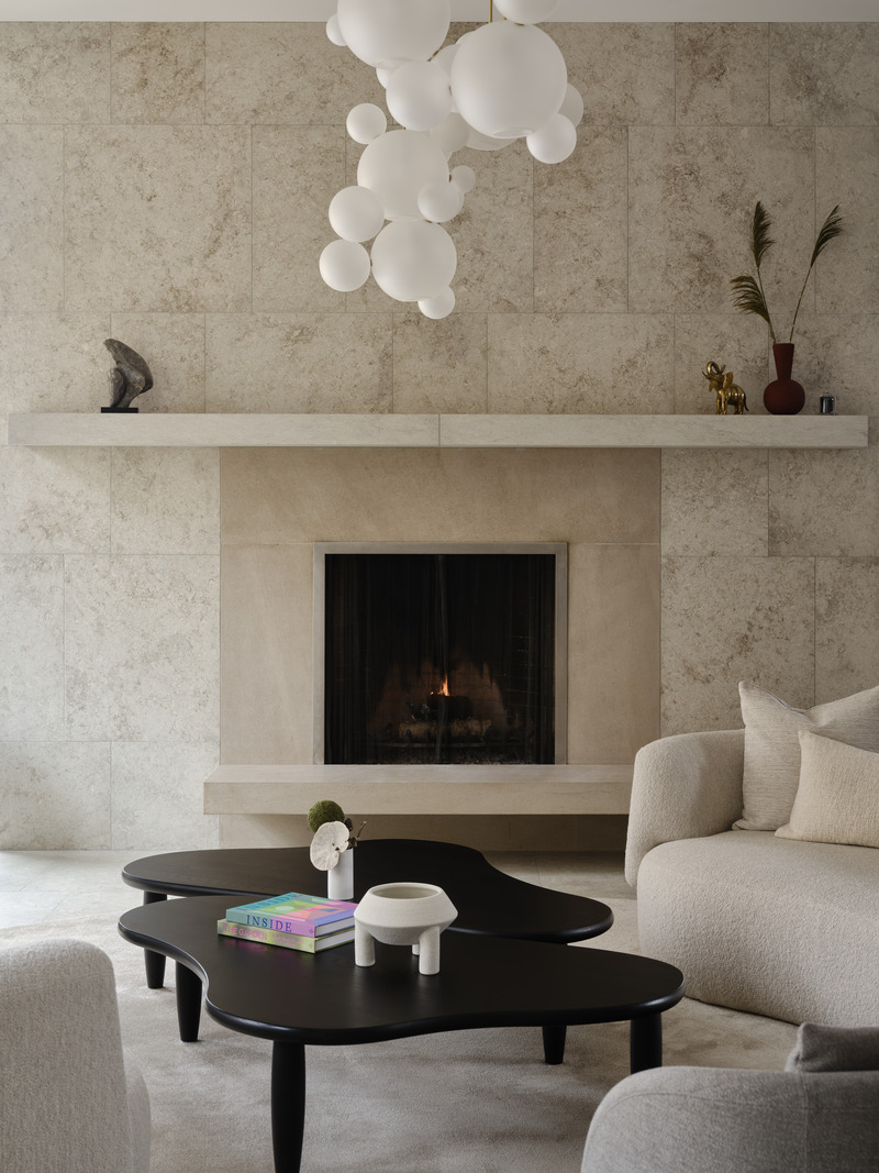 Press kit | 2942-06 - Press release | Glasgow residence - Reigo & Bauer - Residential Interior Design - Living Room Fireplace<br> - Photo credit: Doublespace Photography