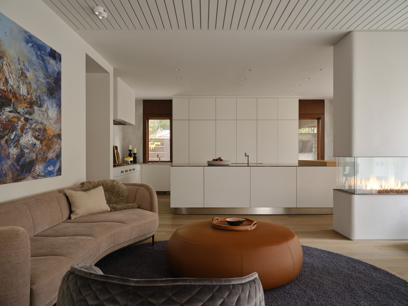 Press kit | 2942-06 - Press release | Glasgow residence - Reigo & Bauer - Residential Interior Design - Seating Area / Kitchen<br> - Photo credit: Doublespace Photography