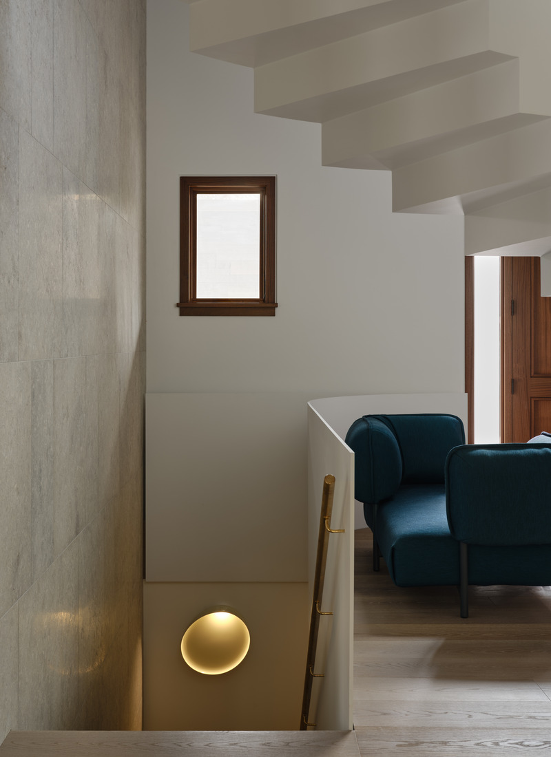 Press kit | 2942-06 - Press release | Glasgow residence - Reigo & Bauer - Residential Interior Design - Entry Hall / Lower Level Stair<br> - Photo credit: Doublespace Photography