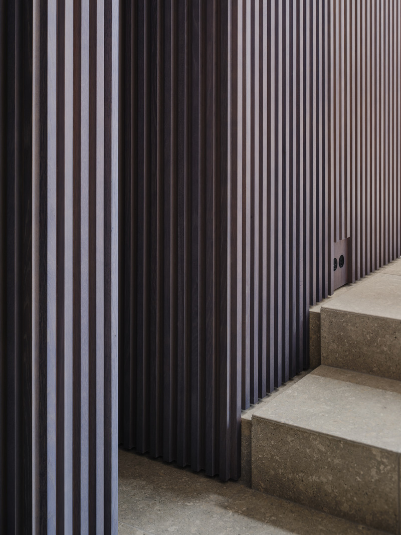 Press kit | 2942-06 - Press release | Glasgow residence - Reigo & Bauer - Residential Interior Design - Lower Level - Oak Baton Panelling Detail<br> - Photo credit: Doublespace Photography
