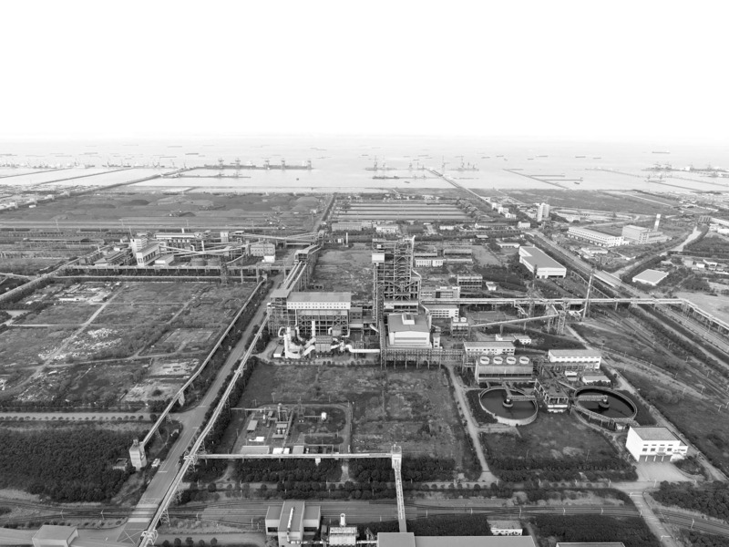 Press kit | 5086-03 - Press release | Baoshan Waste-to-Energy Center Transforms Shanghai's Industrial Legacy into Green Landmark - Ballistic Architecture Machine (BAM) - Industrial Architecture -  Aerial view of the former steel plant site which once emitted massive greenhouse gases, now transformed into the Baoshan Waste-to-Energy Center.  - Photo credit: BAM