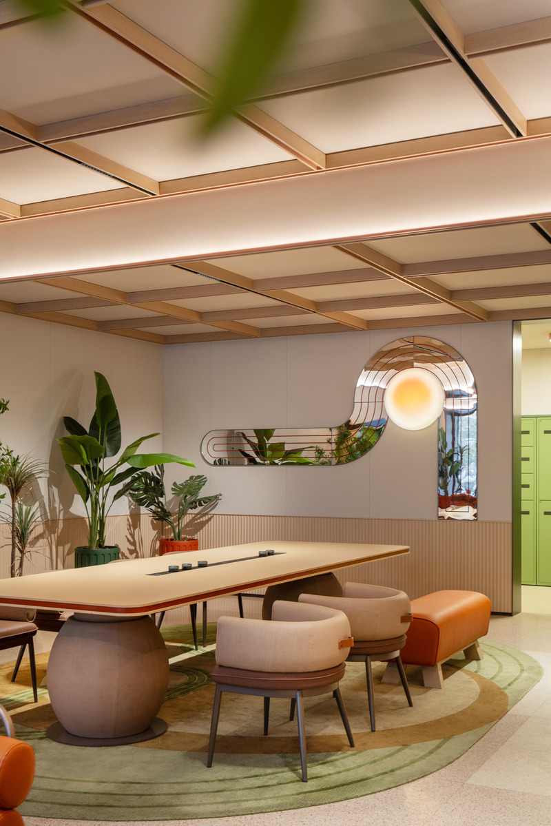 Press kit | 3531-15 - Press release | Orange Hotel 3.0: LOHAS－Lifestyles of Health and Sustainability－Paul H. Ray - Vermilion Zhou Design Group - Commercial Interior Design - Lobby_Work &amp; Lounge Area/Self-service Luggage Storage - Photo credit: Jian Quan Wu<span></span>