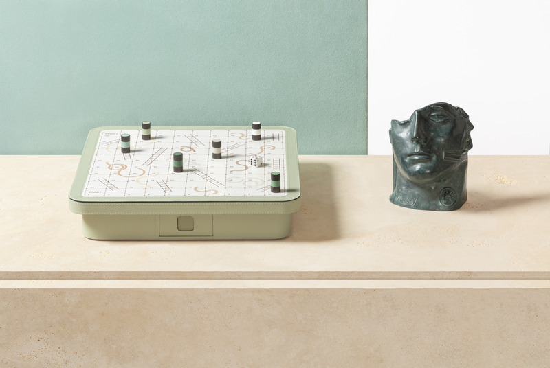 Dossier de presse | 1144-06 - Communiqué de presse | Game Night, Elevated: Giobagnara's Luxe Spin on Classic Pastimes - Giobagnara - Produit - Delos Snakes &amp; Ladders Game Set | cm 36 x 36, h. cm 7 - Crédit photo : Giobagnara
