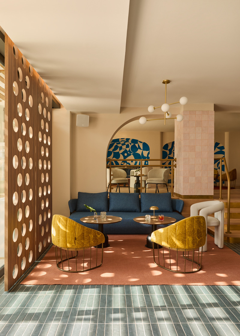 Dossier de presse | 3724-17 - Communiqué de presse | Kimpton Los Monteros Hotel - EL EQUIPO CREATIVO - Design d’intérieur commercial - Azul Bar - Crédit photo : Veerle Evens