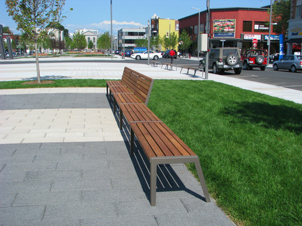 Dossier de presse | 821-01 - Communiqué de presse | Collection Esplanade - Equiparc - Produit - Place Bourget, Joliette<br>Projet et mobilier urbain – Conception et réalisation : Daoust Lestage inc. architecture et design urbain&nbsp;<br> - Crédit photo : Equiparc