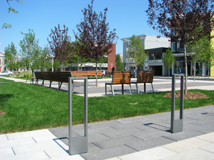 Dossier de presse | 821-01 - Communiqué de presse | Collection Esplanade - Equiparc - Produit - Place Bourget, Joliette<br>Projet et mobilier urbain – Conception et réalisation : Daoust Lestage inc. architecture et design urbain&nbsp;<br> - Crédit photo : Equiparc