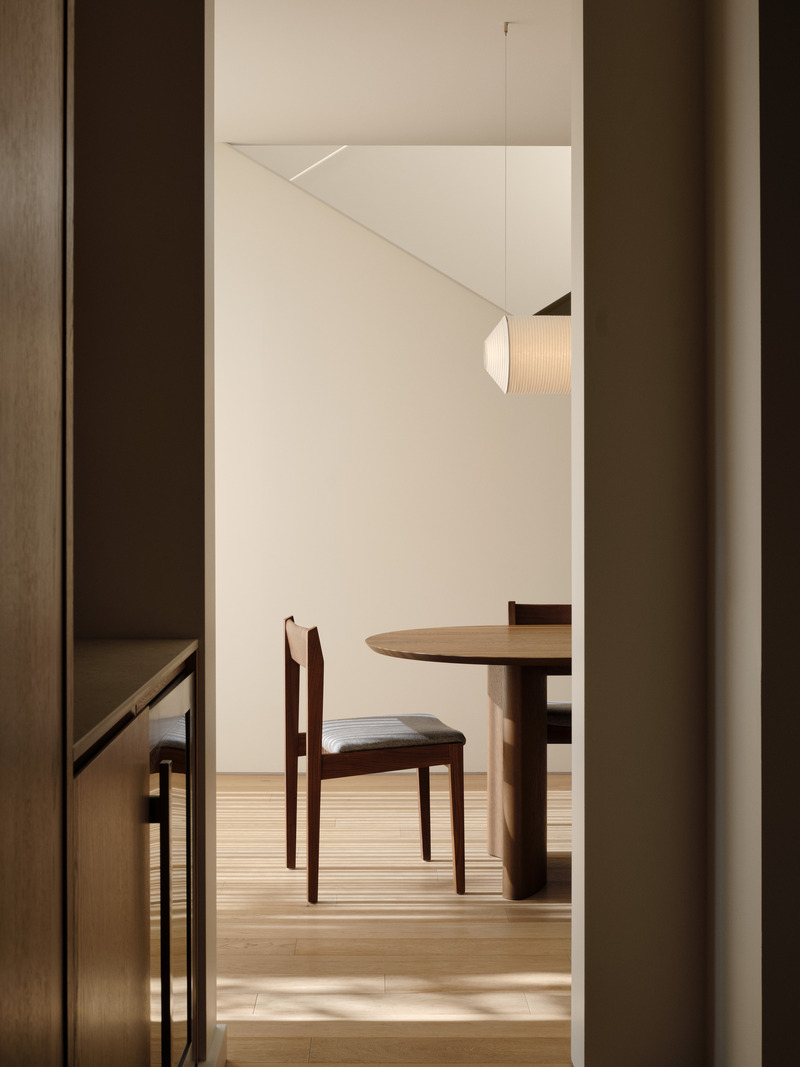 Press kit | 4241-10 - Press release | Montpellier House - Vives St-Laurent - Residential Interior Design - Pantry and dining room - Photo credit: Alex Lesage