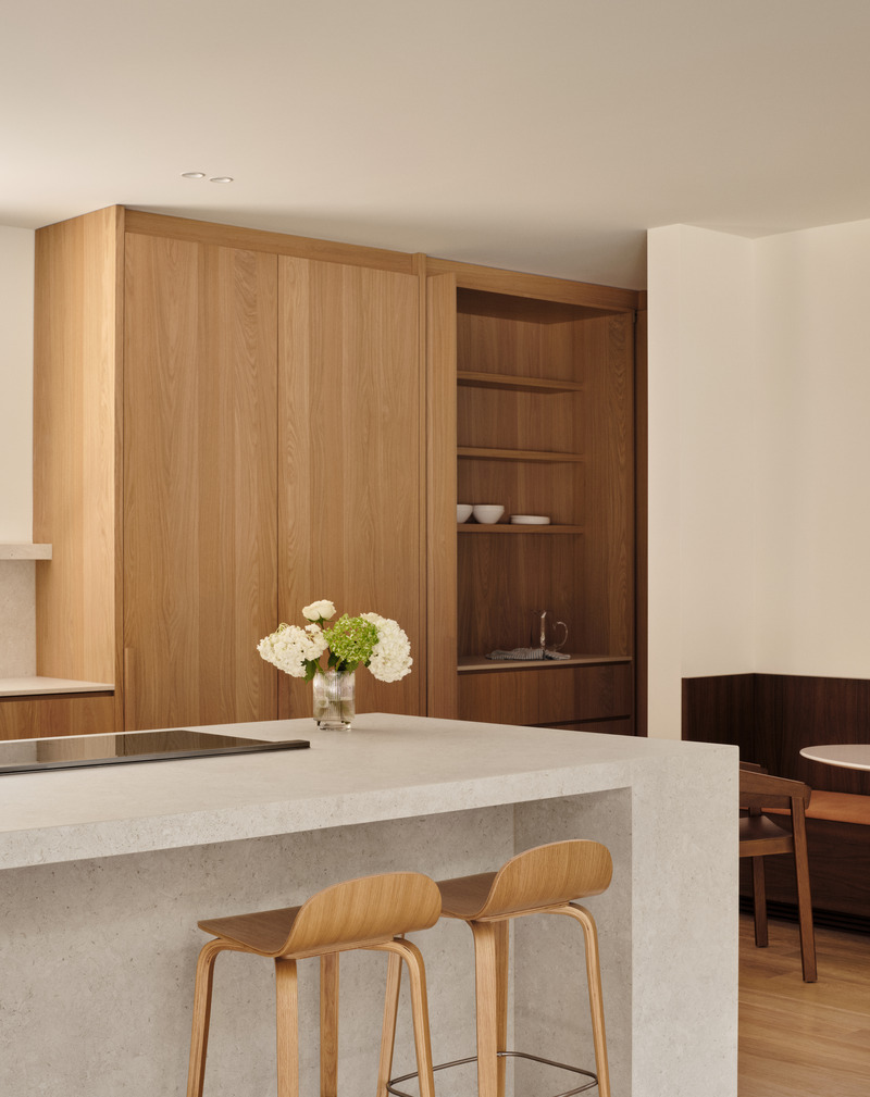 Press kit | 4241-10 - Press release | Montpellier House - Vives St-Laurent - Residential Interior Design - <p>Kitchen</p> - Photo credit: Alex Lesage