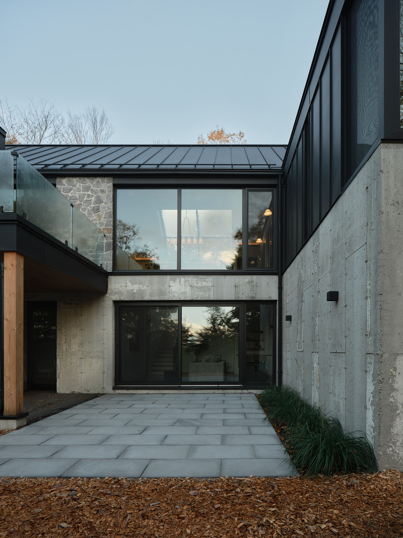 Press kit | 5621-01 - Press release | Mountainside Residence in Bromont - Muuk Architecture - Residential Architecture - Photo credit: Phil Bernard