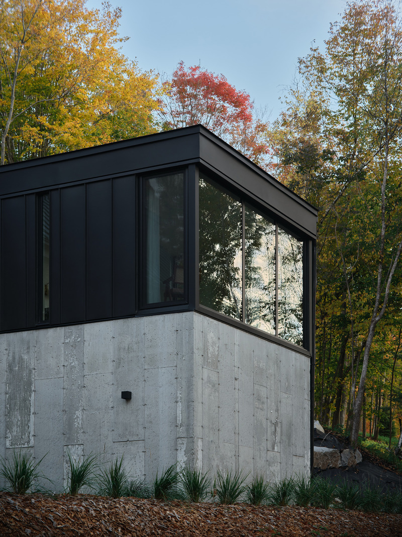 Press kit | 5621-01 - Press release | Mountainside Residence in Bromont - Muuk Architecture - Residential Architecture - Photo credit: Phil Bernard