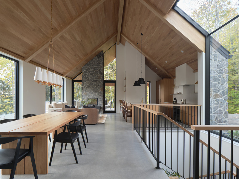Press kit | 5621-01 - Press release | Mountainside Residence in Bromont - Muuk Architecture - Residential Architecture - Photo credit: Phil Bernard