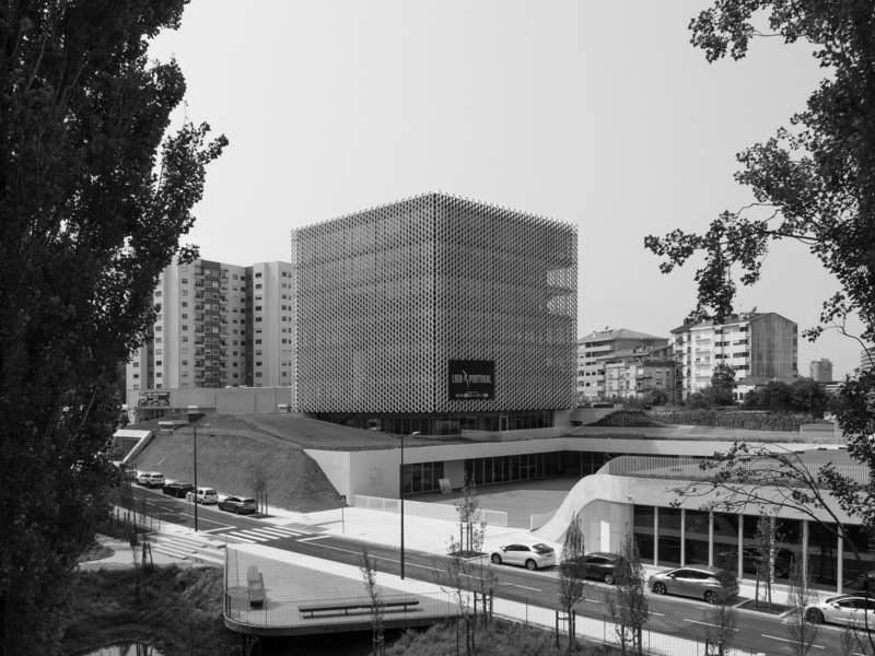 Dossier de presse | 7557-05 - Communiqué de presse | Liga HQ: A New Icon Rises in Porto - OODA - Architecture institutionnelle - Crédit photo : Pedro Cardigo