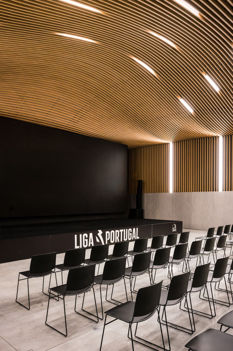Dossier de presse | 7557-05 - Communiqué de presse | Liga HQ: A New Icon Rises in Porto - OODA - Architecture institutionnelle - Crédit photo : Pedro Cardigo