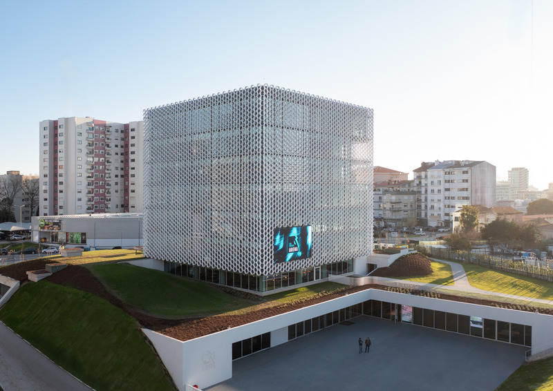 Dossier de presse | 7557-05 - Communiqué de presse | Liga HQ: A New Icon Rises in Porto - OODA - Architecture institutionnelle - Crédit photo : Pedro Cardigo