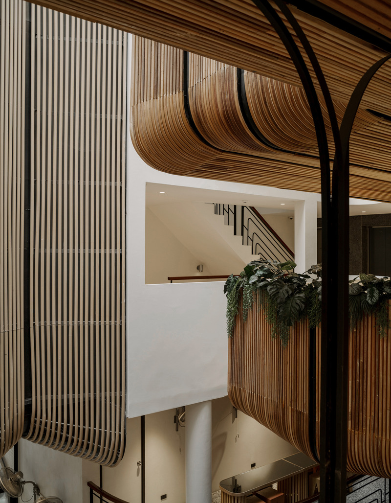 Press kit | 7671-01 - Press release | Double B Hostel — Local Craft, Global Design — Bangkok's New Hostel Icon - VMA Design Studio - Commercial Architecture - Old wood new wood - Photo credit: Peerapat Wimolrungkarat