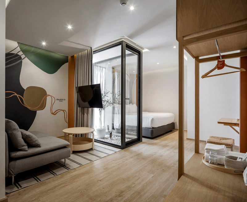 Press kit | 7671-01 - Press release | Double B Hostel — Local Craft, Global Design — Bangkok's New Hostel Icon - VMA Design Studio - Commercial Architecture - Light Box in Guestrooms - Photo credit: Peerapat Wimolrungkarat