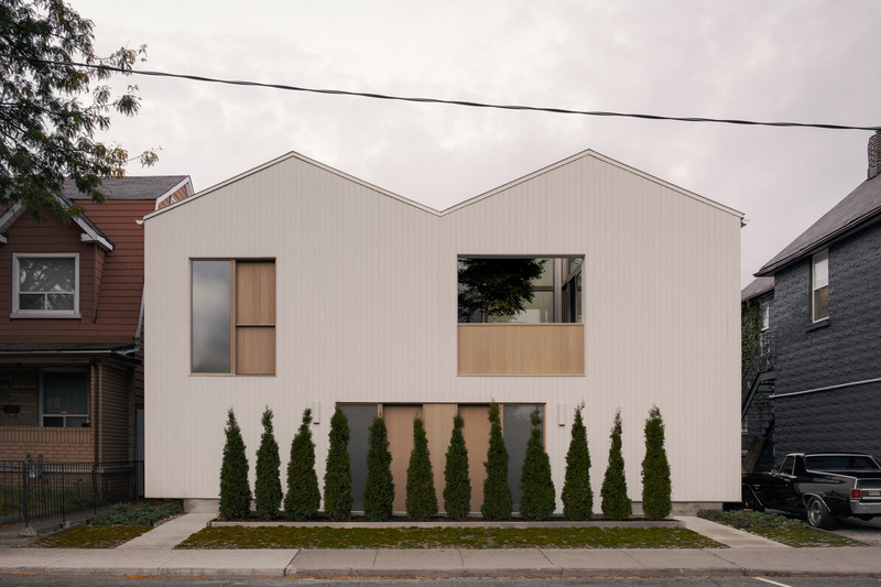 Dossier de presse | 2744-10 - Communiqué de presse | Junction Semi - StudioAC - Architecture résidentielle - Front Elevation - Crédit photo : Felix Michaud