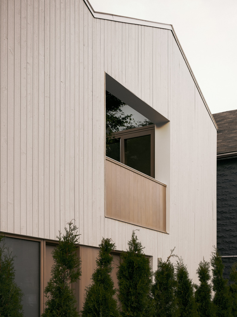 Dossier de presse | 2744-10 - Communiqué de presse | Junction Semi - StudioAC - Architecture résidentielle - Front Detail - Crédit photo : Felix Michaud