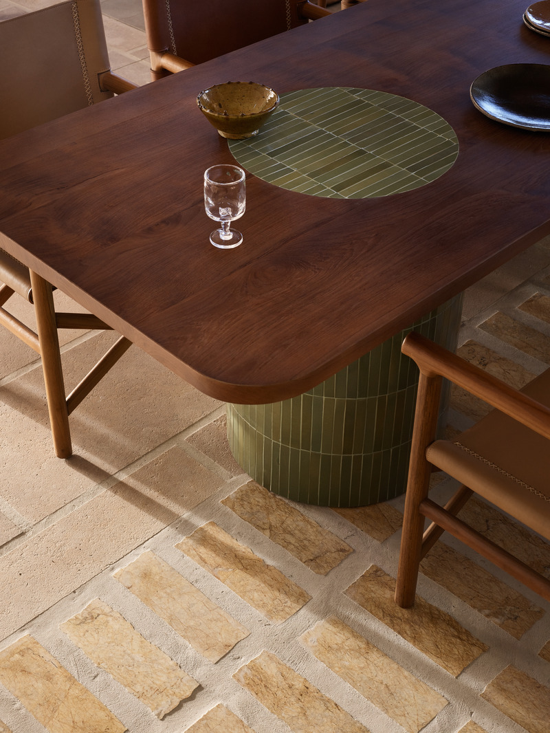 Press kit | 2887-11 - Press release | Opening Mondrian Gold Coast, Australia - Alexander &CO. - Commercial Interior Design -  Haven - Long timber dining tables with green-tiled legs and inlay detail <span></span> - Photo credit: Alicia Taylor