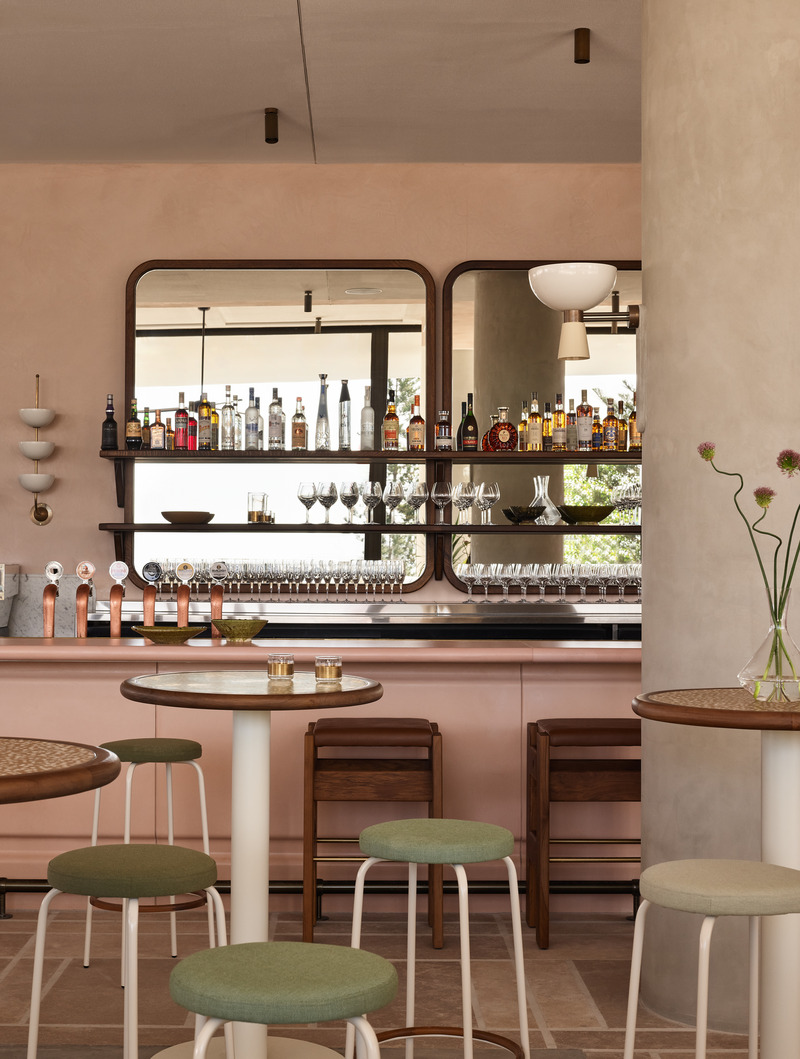 Press kit | 2887-11 - Press release | Opening Mondrian Gold Coast, Australia - Alexander &CO. - Commercial Interior Design -  Haven - Pre cast concrete bar bar with walnut framed mirror and custom lighting - Photo credit: Alicia Taylor