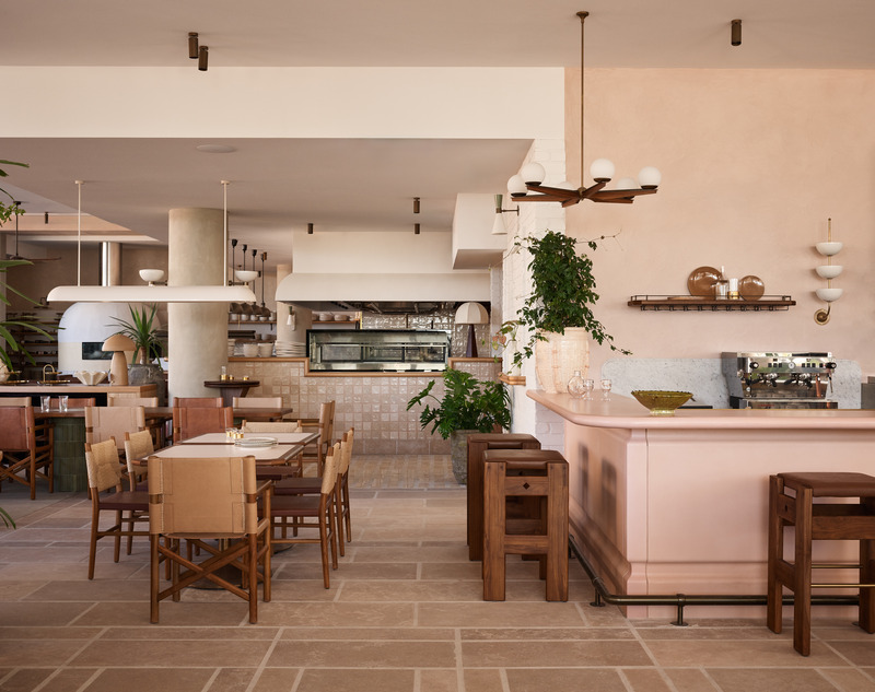 Press kit | 2887-11 - Press release | Opening Mondrian Gold Coast, Australia - Alexander &CO. - Commercial Interior Design -  Haven - Restaurant and cocktail bar with open kitchen and pizza oven in the background  - Photo credit: Alicia Taylor