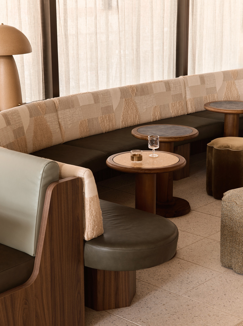 Press kit | 2887-11 - Press release | Opening Mondrian Gold Coast, Australia - Alexander &CO. - Commercial Interior Design -  LiTO - Custom banquette and seating by lobby bar - Photo credit: Alicia Taylor