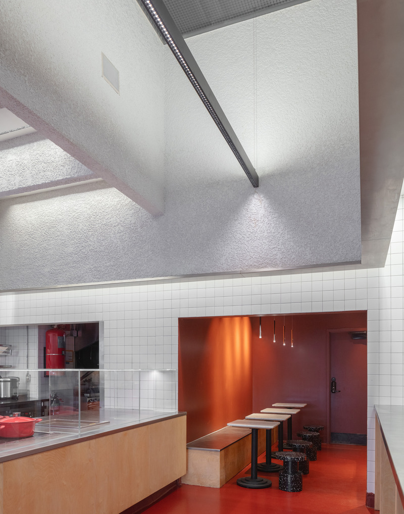 Press kit | 7707-01 - Press release | Model Practice Transforms Historic Garment District Space into Award-Winning Korean Restaurant - Model Practice - Commercial Interior Design - Photo credit: Naho Kubota