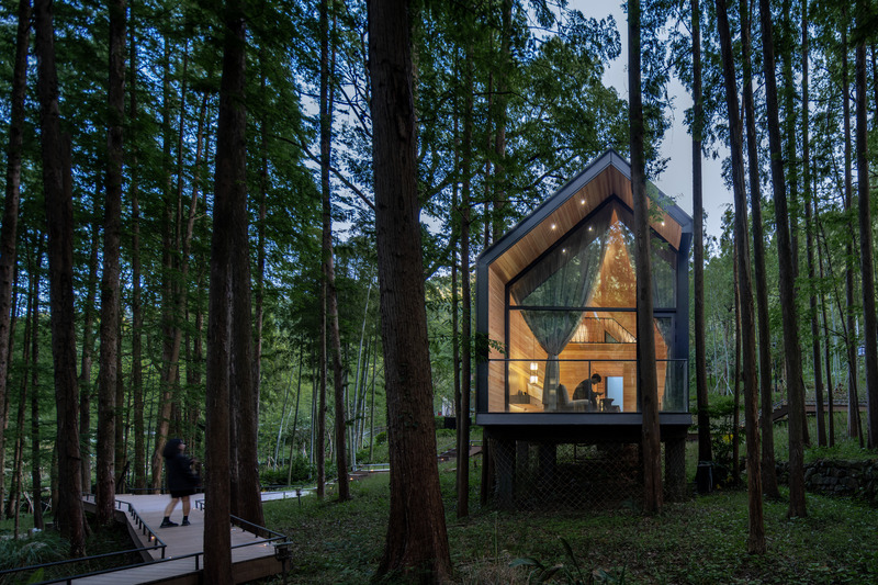 Press kit | 7710-01 - Press release | Dongmingshan Senyu Hotel: A Minimally Invasive Forest Resort in Hangzhou - GLA Architects - Commercial Architecture - Metasequoia Wood Cottage - Photo credit: Chen Xi Studio
