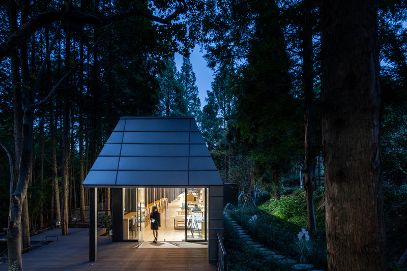 Press kit | 7710-01 - Press release | Dongmingshan Senyu Hotel: A Minimally Invasive Forest Resort in Hangzhou - GLA Architects - Commercial Architecture - Reception Center - Photo credit: Chen Xi Studio