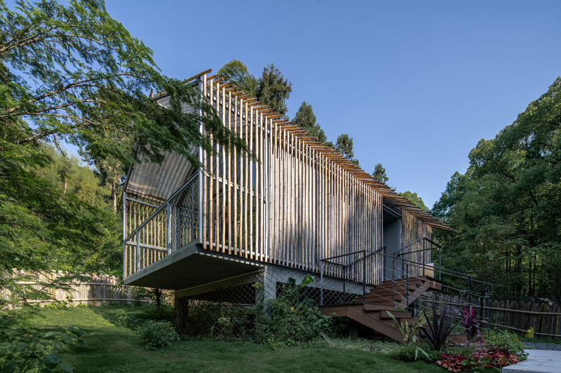 Press kit | 7710-01 - Press release | Dongmingshan Senyu Hotel: A Minimally Invasive Forest Resort in Hangzhou - GLA Architects - Commercial Architecture - A Bamboo Hut - Photo credit: Chen Xi Studio