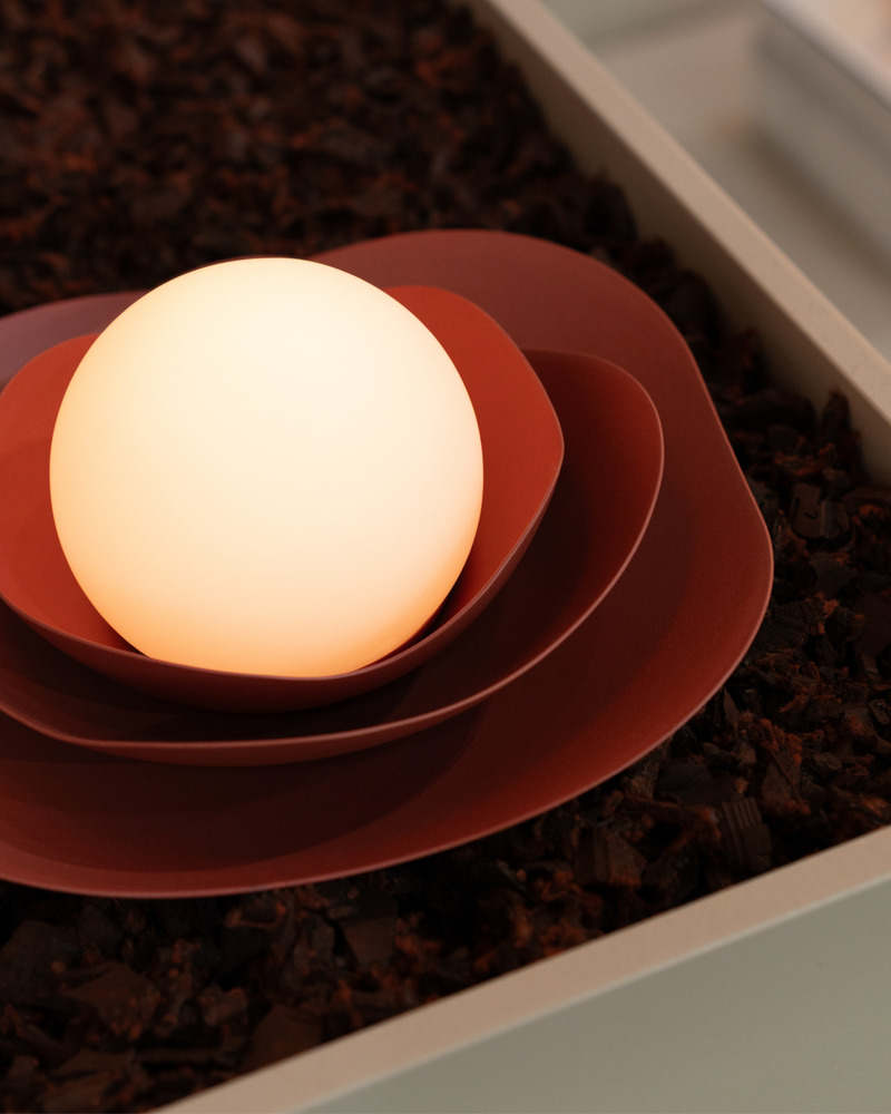 Press kit | 1942-06 - Press release | New Pivoine Collection: All About Delicate Design for Luminaire Authentik - Luminaire Authentik - Lighting Design -  Pivoine-3-1305-LA40  - Photo credit: Luminaire Authentik