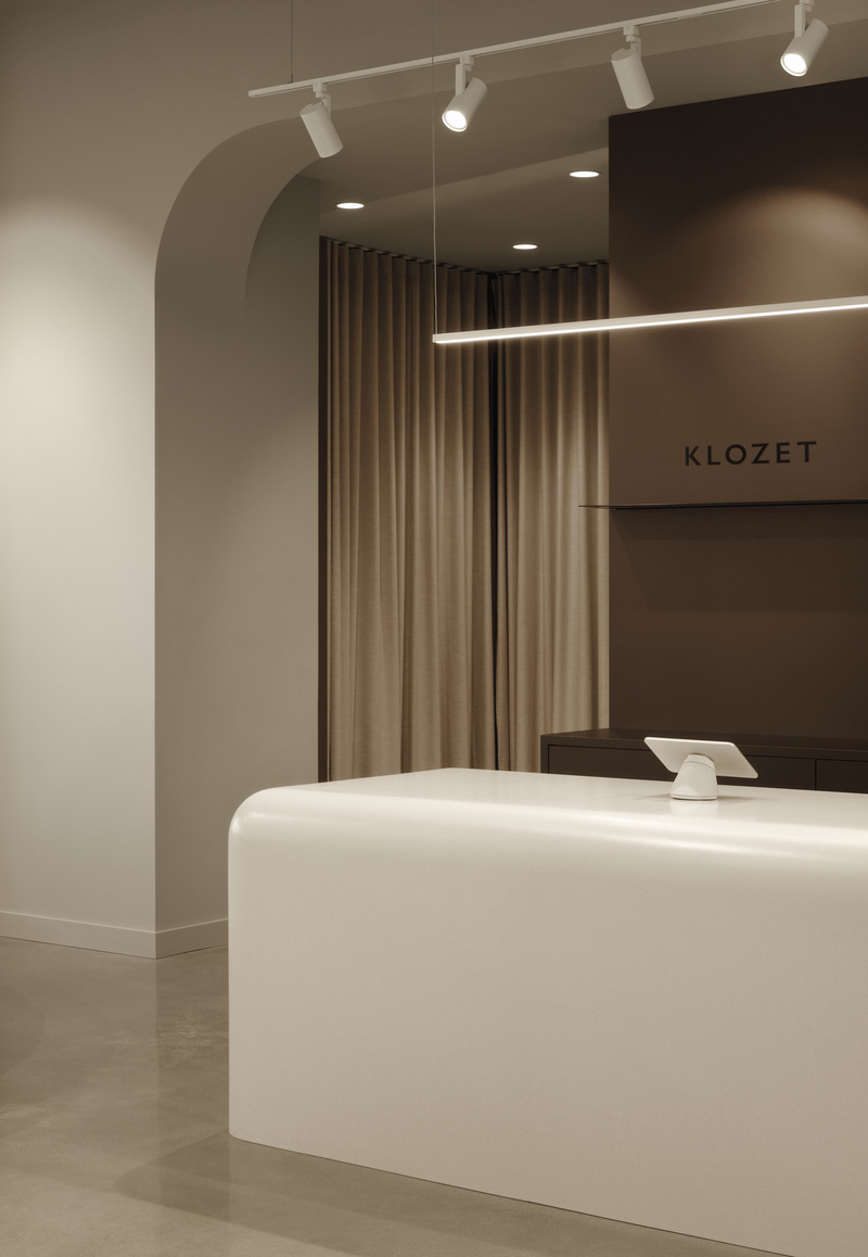 Dossier de presse | 6870-07 - Communiqué de presse | Boutique Klozet - Entre Quatre Murs - Design d’intérieur commercial - Crédit photo : Alex Lesage