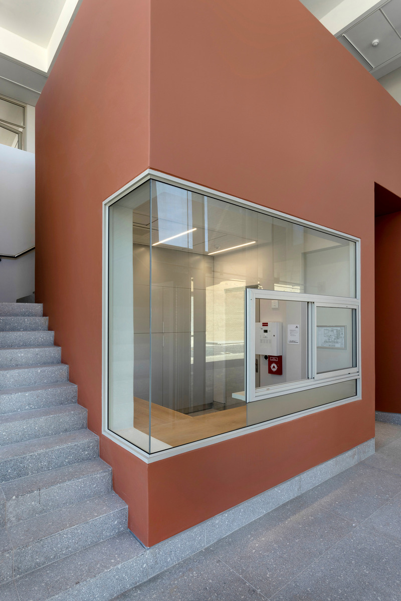 Dossier de presse | 7556-02 - Communiqué de presse | Cape Flats Aquifer Recharge Plant Wins Global Architecture Award - SALT Architects - Architecture industrielle -  Reception cubicle - Crédit photo : Karl Rogers
