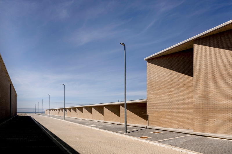 Dossier de presse | 7556-02 - Communiqué de presse | Cape Flats Aquifer Recharge Plant Wins Global Architecture Award - SALT Architects - Architecture industrielle -  BAC building facade  - Crédit photo : Karl Rogers