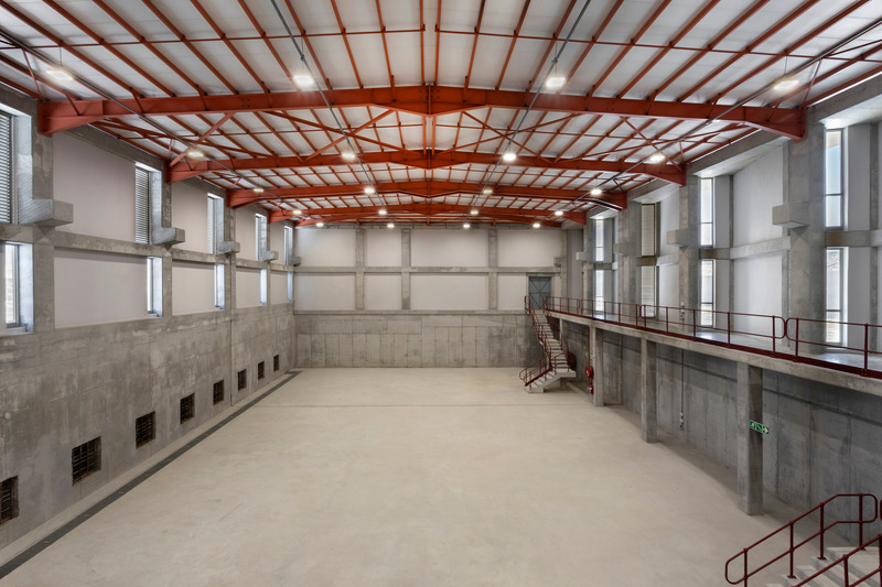 Dossier de presse | 7556-02 - Communiqué de presse | Cape Flats Aquifer Recharge Plant Wins Global Architecture Award - SALT Architects - Architecture industrielle -  Raw water pump station's interior - Crédit photo : Karl Rogers