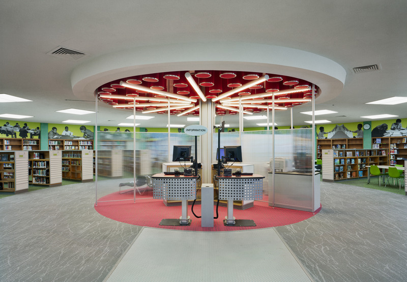 Dossier de presse | 5843-01 - Communiqué de presse | Louise Braverman Architect Selected as a Best Global Firm Finalist at 2025 Architizer 13th Annual A+ Awards - Louise Braverman Architect - Architecture institutionnelle - Highlawn Branch, Brooklyn Public Library in Brooklyn, New York - Crédit photo : Michael Moran