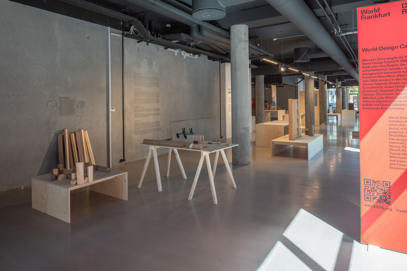 Dossier de presse | 3419-01 - Communiqué de presse | Studio Jonathan Radetz Presented a Transnational Exhibition Project for the World Design Capital 2026 at 3daysofdesign in Copenhagen - WDC 2026 x SJR - Évènement + Exposition -  Shifting Objects – Shifting Values @3daysofdesign, Intervention Stone &amp; Wood by Studio Jonathan Radetz - Crédit photo : Ingmar Kurth