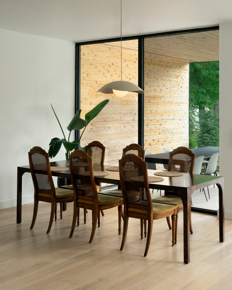 Press kit | 1942-06 - Press release | New Pivoine Collection: All About Delicate Design for Luminaire Authentik - Luminaire Authentik - Lighting Design - Pivoine 1-2408-LA00 - Photo credit: Luminaire Authentik