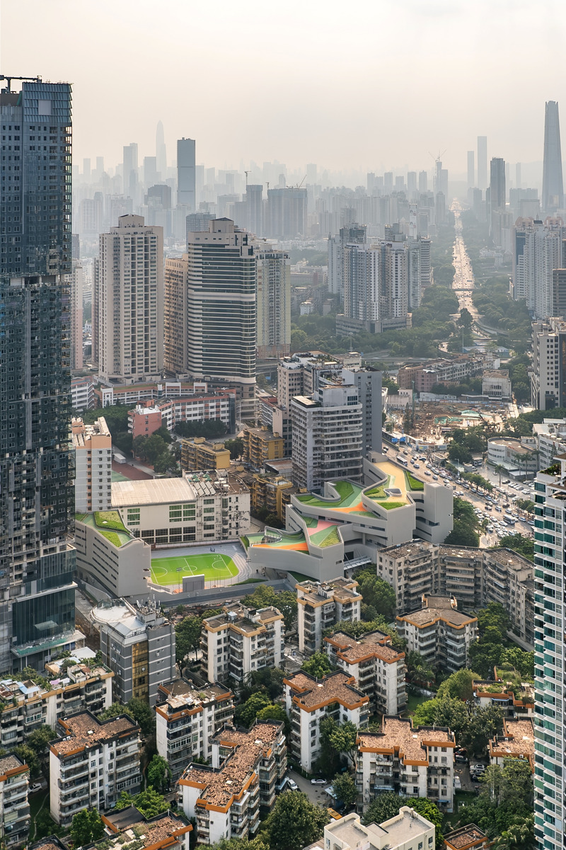 Dossier de presse | 2606-04 - Communiqué de presse | Cuizhu Foreign Language School - Studio Link-Arc - Architecture institutionnelle - Campus embedded in the urban context - Crédit photo : Bai Yu 