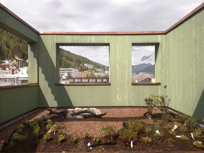 Dossier de presse | 7737-01 - Communiqué de presse | School Center of Davos Platz - CURA Architekten - Architecture institutionnelle - Roof Garden - Crédit photo : CURA Architekten
