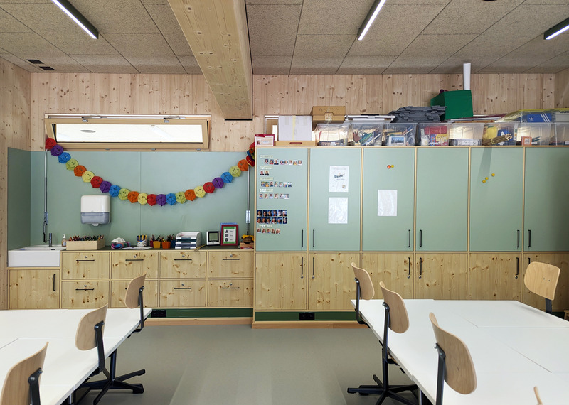 Dossier de presse | 7737-01 - Communiqué de presse | School Center of Davos Platz - CURA Architekten - Architecture institutionnelle - Classroom - Crédit photo : CURA Architekten