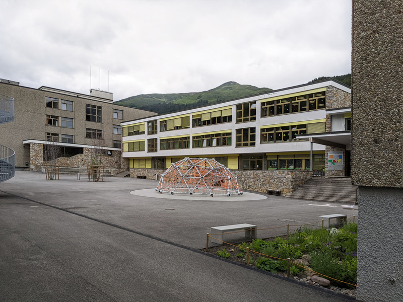 Dossier de presse | 7737-01 - Communiqué de presse | School Center of Davos Platz - CURA Architekten - Architecture institutionnelle - Existing Building before Transformation - Crédit photo : CURA Architekten