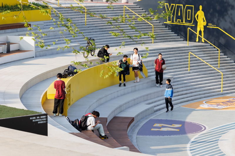 Dossier de presse | 7740-01 - Communiqué de presse | Activation of Urban Negative Space - JU•Basketball Park - HID Landscape Architecture - Architecture de paysage - Crédit photo : HID